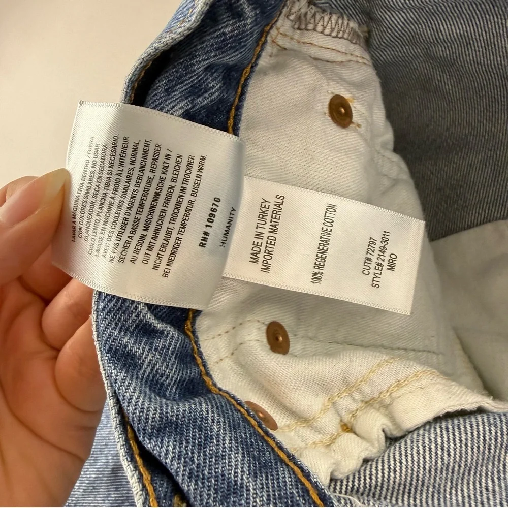 Citizens of Humanity Miro Relaxed Wide Leg Jeans in Pacifica - Picture 9 of 11